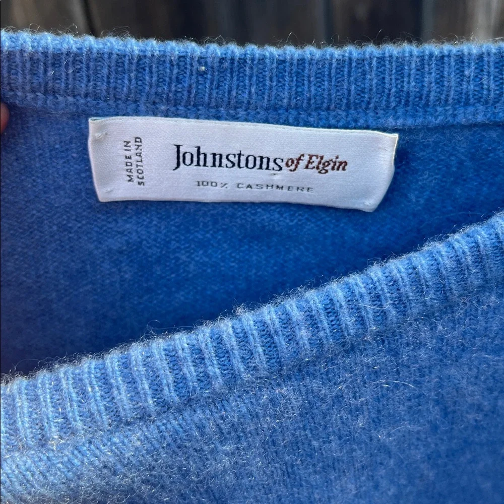 Johnstons of Elgin Vintage Blue Crewneck Sweater - Picture 2 of 6